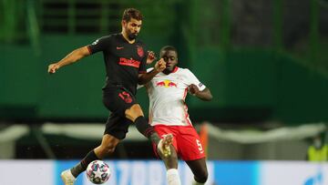 Lisbon (Portugal), 13/08/2020.- Dayot Upamecano (R) of Leipzig in action against Diego Costa
  of Atletico during the UEFA Champions League quarter final match between RB Leipzig and Atletico Madrid in Lisbon, Portugal, 13 August 2020. (Liga de Campeones,