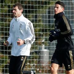Real Madrid: James training outdoors and nearing return