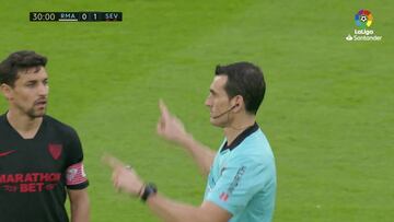 El VAR anula un gol a De Jong