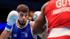 El boxeador español Gazi Jalidov asegura la segunda medalla por KO.