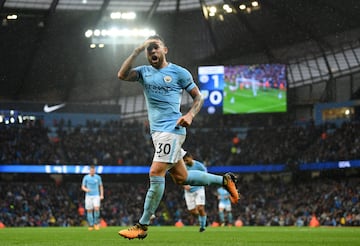 El Valencia volvi¨® a hacer caja con Otamendi. Los valencianistas consiguieron ingresar 44,6 millones de euros en la venta del central al Manchester City.