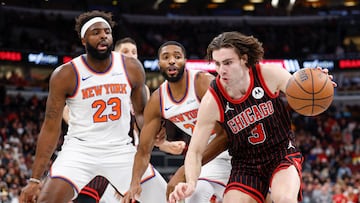Josh Giddey scored 32 points for the Bulls on Friday, as Chicago saw off the New York Knicks to make it five wins from five in 2025-26.