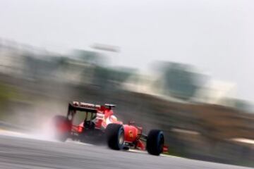 Fernando Alonso en acción durante la sesión de Clasificación del GP de Malaisia