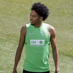 Mojica acude al estadio, ajeno a los rumores sobre su traspaso