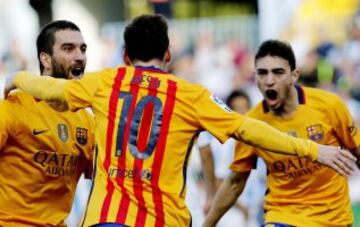 Celebración del gol de Messi que desempata en La Rosaleda. 