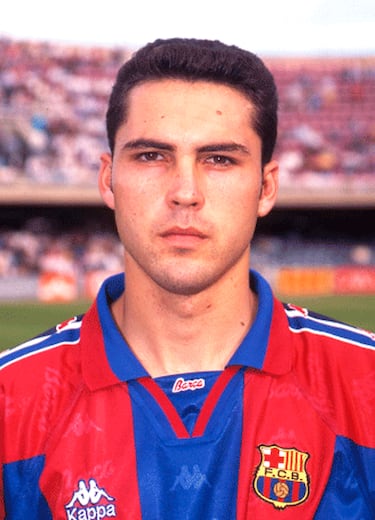El interior derecho español se formó en el filial del Barcelona dando el salto al primer equipo la temporada 1995-96. Jugó 15 partidos y anotó 8 goles (38 encuentros y 8 goles con el filial). 