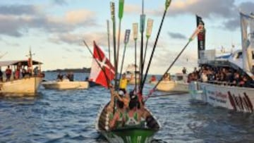 Hondarribia levanta los remos en señal de victoria