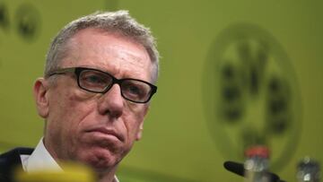 Peter Stoeger, new Austrian head coach of German first division Bundesliga club Borussia Dortmund, attends a press conference where is is announced as the club&#039;s new head coach on December 10, 2017 in Dortmund, western Germany.