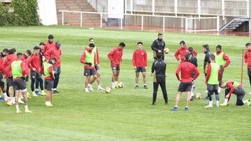 La plantilla del Rayo, durante un entrenamiento.