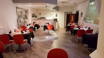 La atm¨®sfera de este restaurante buscar ser tranquila para que los comensales disfruten de una velada confortable