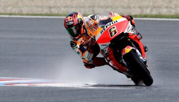 Stefan Bradl durante la clasificación del Gran premio de la República Checa. 