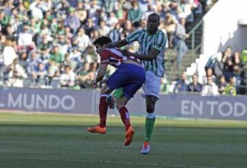 Fuerte entrada de Paulao sobre Diego Costa.