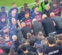 Es el colmo: ultras del Milan encaran a sus jugadores tras caer ante el Spezia