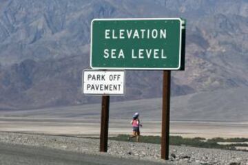 217 km con salida en la Cuenca Badwater (85 m. bajo el nivel del mar) y llegada en el Monte Whitney (4.421 m.) con temperaturas de 49º a la sombra.