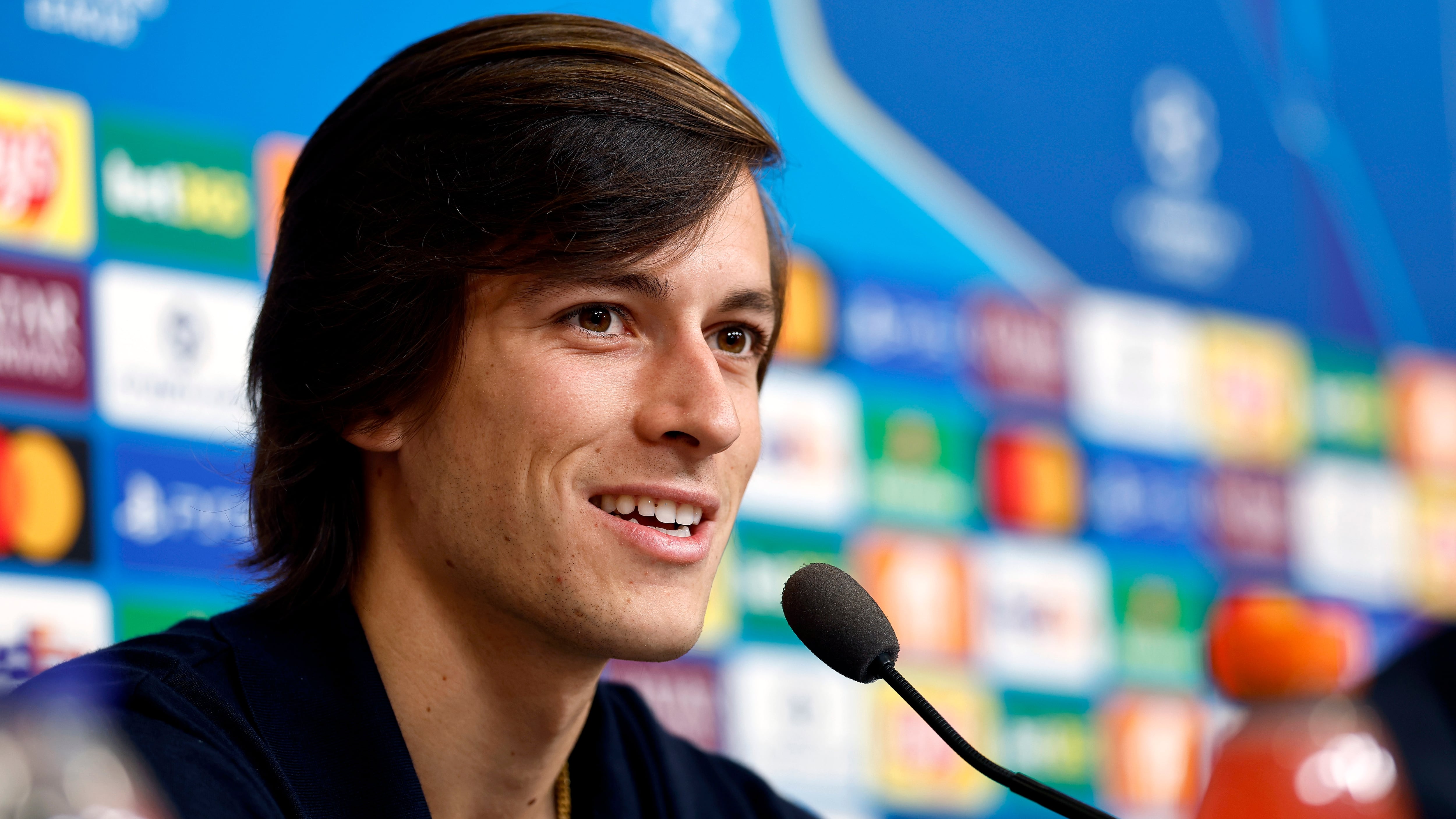 Carreras: “Tenemos un ambiente superbueno con Xabi Alonso”