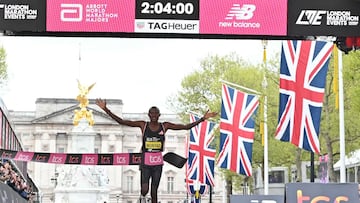 Los kenianos Mutiso y Jepchirchir ganan la maratón de Londres
