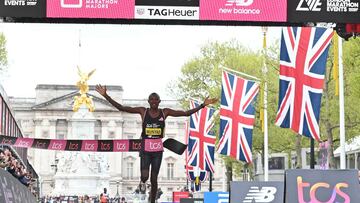 Los kenianos Mutiso y Jepchirchir ganan la maratón de Londres