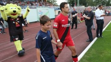 El delantero mexicano fue titular y jugó los primeros 45 minutos en la victoria del conjunto de las 'Aspirinas' ante el Koblenz.