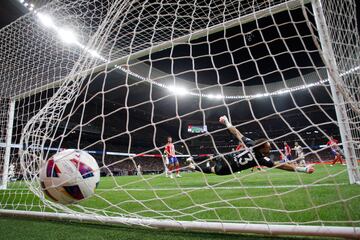 ¡Kroos recorta con un golazo!