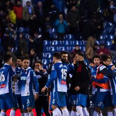 El banquillo ayuda a Quique a salir de su primera crisis