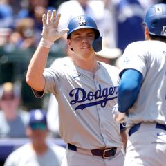 Dodgers vencen a Rockies con HRs de Ohtani, Smith y Freeman