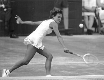 Ha conseguido proclamarse 4 veces Campeona del Open de Australia en 1974, 1975, 1976, 1977
