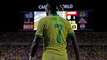 Follow the action as it unfolds as Paraguay look to beat a talented Brazil side.