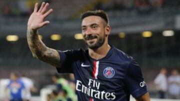 7. Ezequiel Lavezzi llegó al PSG por alrededor de 31 millones de euros, pero no logró ser ídolo como en Napoli