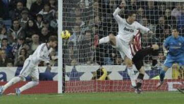 IMPERIAL. Ramos marcó el 2-0 para el Real Madrid en el minuto 29. El de Camas cabeceó una falta que sacó Özil. Precisamente fue al alemán al que le dedicó el tanto.