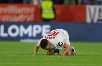 El pasado 14 de diciembre, ante el Celta de Vigo, recibió un emotivo y merecido homenaje en el que sería el último partido del sevillista en su casa, el Sánchez Pizjuán.