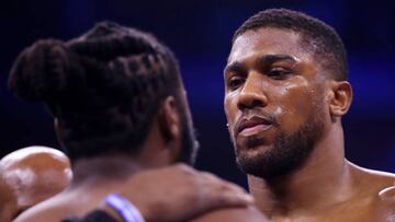 Anthony Joshua frente a Jermaine Franklin en su último combate en Londres.