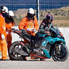 El frío retrasa el inicio del sábado y las carreras del domingo