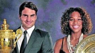 <b>GANADORES. </b>Roger Federer y Serena Williams muestran orgullosos sus trofeos de Wimbledon.