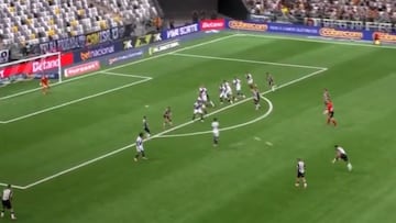 Ni el 1% de los futbolistas tienen un gol en su carrera así y él los colecciona: el misil tierra-aire de Hulk