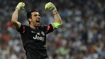 Gianluigi Buffon celebra una victoria como jugador de la Juventus.