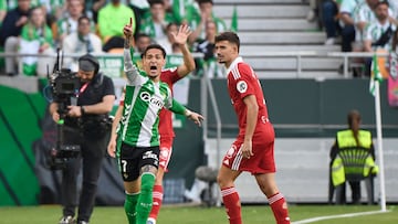 Real Betis' Brazilian forward #07 Antony reacts during the Spanish league football match between Real Betis and Sevilla FC at Benito Villamarin Stadium in Seville on March 1, 2026. (Photo by CRISTINA QUICLER / AFP)