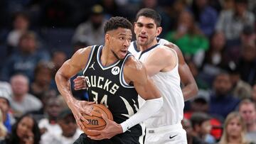 Giannis Antetokounmpo y Santi Aldama -