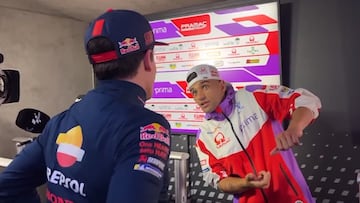 Martín se disculpa con Márquez en Valencia.