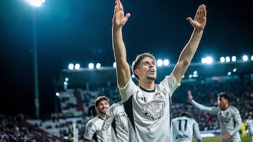 Pepe Sánchez festeja su gol.