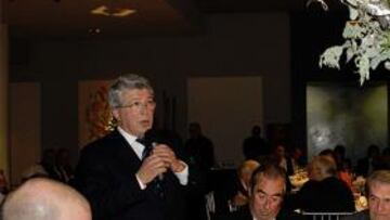 Cerezo: "Manzano es nuestro técnico, un respeto"