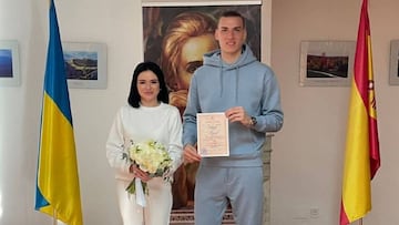 Andriy Lunin se casa con su novia en chándal y deportivas