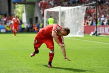 Xherdan Shaqiri celebra el 1-1.