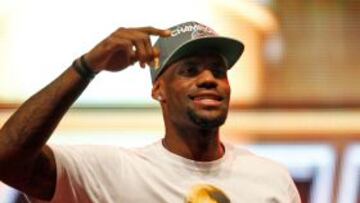 MIAMI, FL - JUNE 25: LeBron James #6 of the Miami Heat celebrates during a rally for the 2012 NBA Champion Miami Heat at American Airlines Arena on June 25, 2012 in Miami, Florida.   Mike Ehrmann/Getty Images/AFP
 == FOR NEWSPAPERS, INTERNET, TELCOS &amp; TELEVISION USE ONLY ==