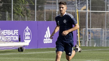 Toni Villa, jugador del Real Valladolid, será titular ante el Sporting.