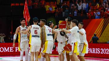 Los jugadores de la Selección celebran su clasificación para París 2024.