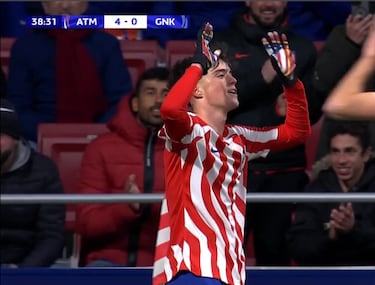 La alegría del niño de los guantes