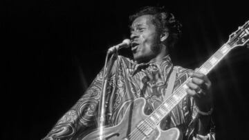 1972-24407. Las Vegas (United States), 08/03/1972.- A handout photo made available by the Las Vegas News Bureau on 19 March 2017 shows US musician Chuck Berry performing at the Las Vegas Hilton in Las Vegas, USA, 08 March 1972. According to a statement by the St. Charles County Police Department on 18 March 2017, Chuck Berry has died at the age of 90. (Estados Unidos) EFE/EPA/GARY ANGEL/LAS VEGAS NEWS BUREAU HANDOUT Mandatory credit: GARY ANGEL /LVNB via european pressphoto agency HANDOUT EDITORIAL USE ONLY/NO SALES/NO ARCHIVES