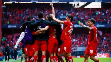 Soccer Football - Liga MX - Toluca v Juarez - Estadio Nemesio Diez, Toluca, Mexico - March 8, 2026 Toluca's Antonio Briseno celebrates scoring their second goal with teammates REUTERS/Eloisa Sanchez