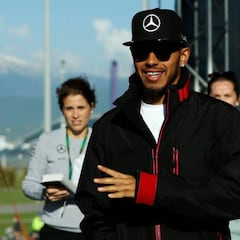 Lewis Hamilton: “El Halo es como un casco antidisturbios”