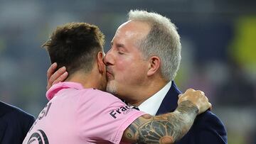 NASHVILLE, TENNESSEE - AUGUST 19: Lionel Messi #10 of Inter Miami celebrates with o-owners Jorge Mas after defeating the Nashville SC to win the Leagues Cup 2023 final match between Inter Miami CF and Nashville SC at GEODIS Park on August 19, 2023 in Nashville, Tennessee.   Kevin C. Cox/Getty Images/AFP (Photo by Kevin C. Cox / GETTY IMAGES NORTH AMERICA / Getty Images via AFP)